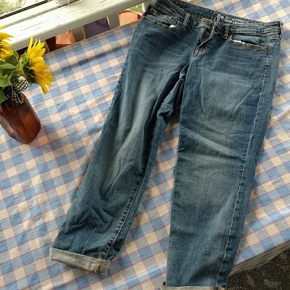 Gap Sexy Boyfriend Fit Rolled Bottoms Jeans